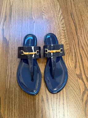 J McLaughlin Navy Patent Nora Sandals NWOT Size 10 PRISTINE CONDITION✨✨✨